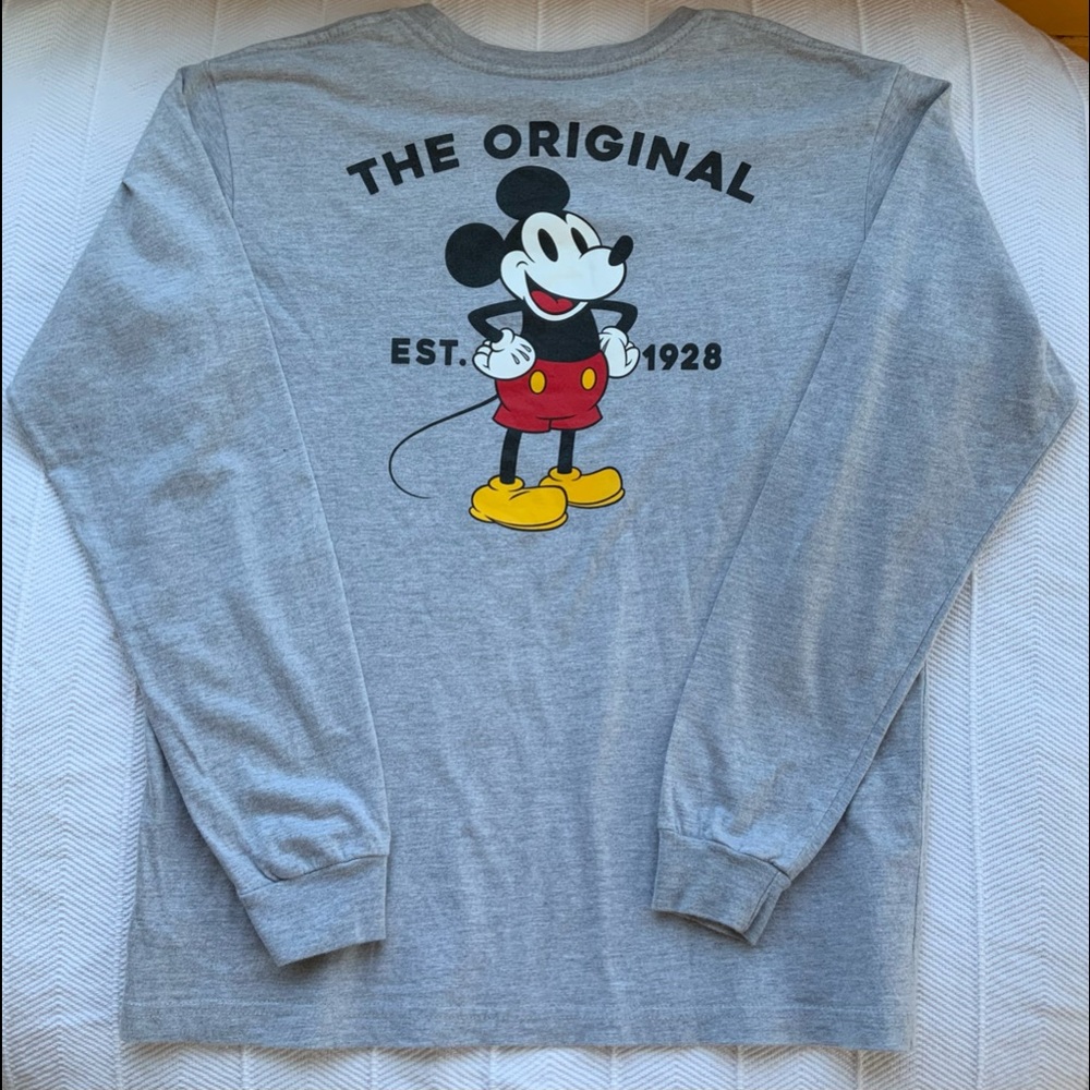 Vans long sleeve t-shirt. Disney Mickey Mouse. Unisex kids size large 12/14.